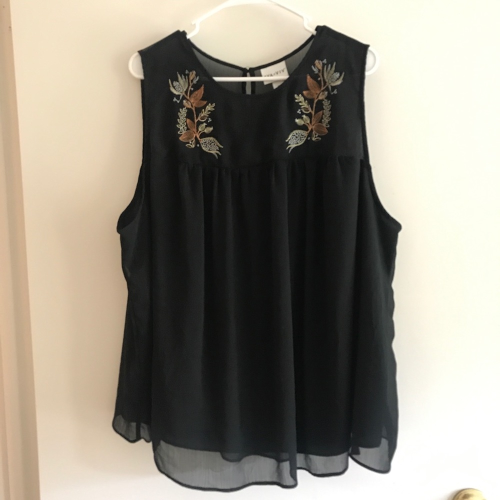 Ava & Viv Black Sleeveless Blouse